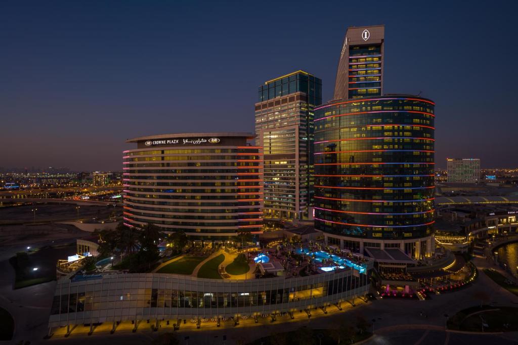 لابی و فضای عمومی Crowne Plaza Dubai Festival City - تصویر ۵