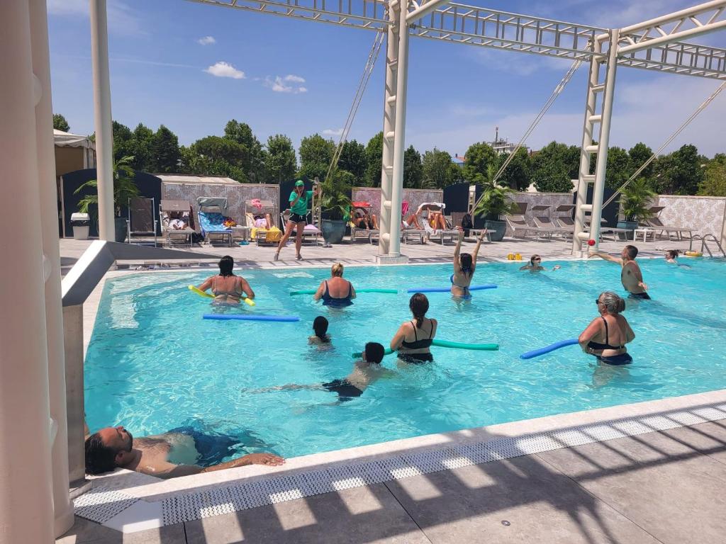 Bazén v ubytování Hotel Helios nebo v jeho okolí