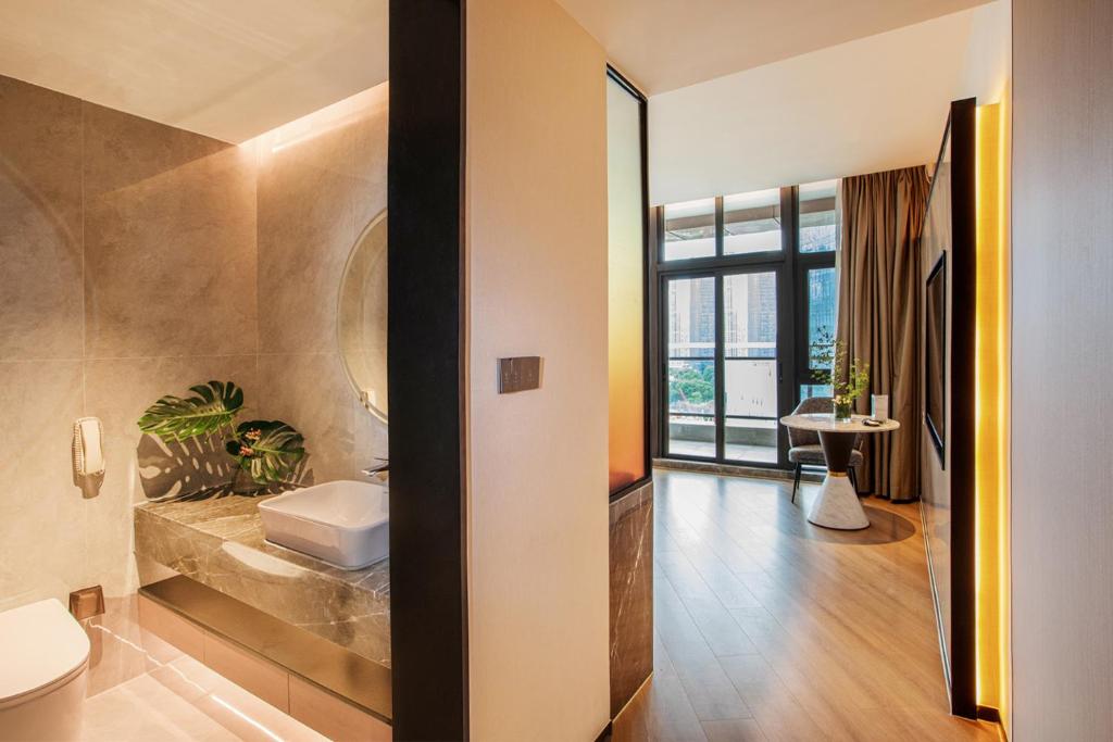 Koupelna v ubytování Lia Charlton Hotel Shenzhen