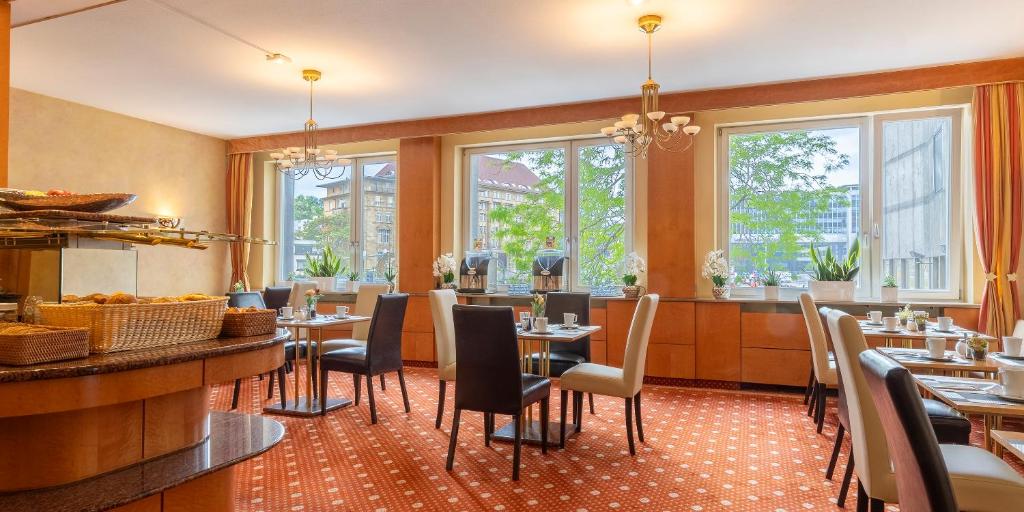 Restoran atau tempat lain untuk makan di PLAZA INN Rieker Stuttgart Hauptbahnhof