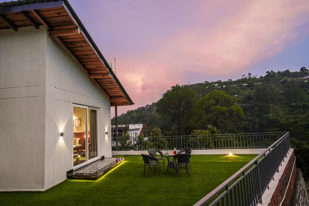 Gallery image of SaffronStays Bourbon in Bhīm Tāl