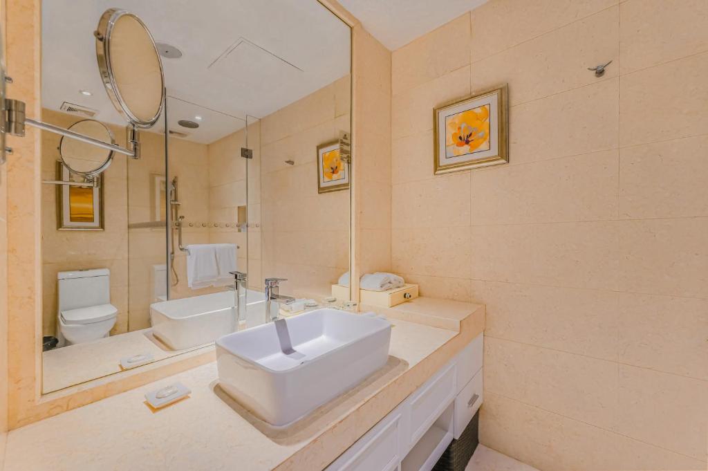 Koupelna v ubytování Lia Charlton Hotel Shenzhen