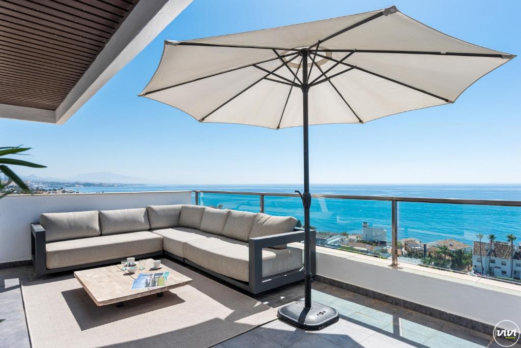 ViVi Homes - Casa Skye Pool, Terrace & Sea View