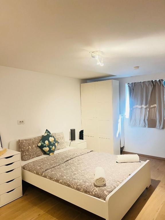 OneLuxStay near Fashion District - Resim 41
