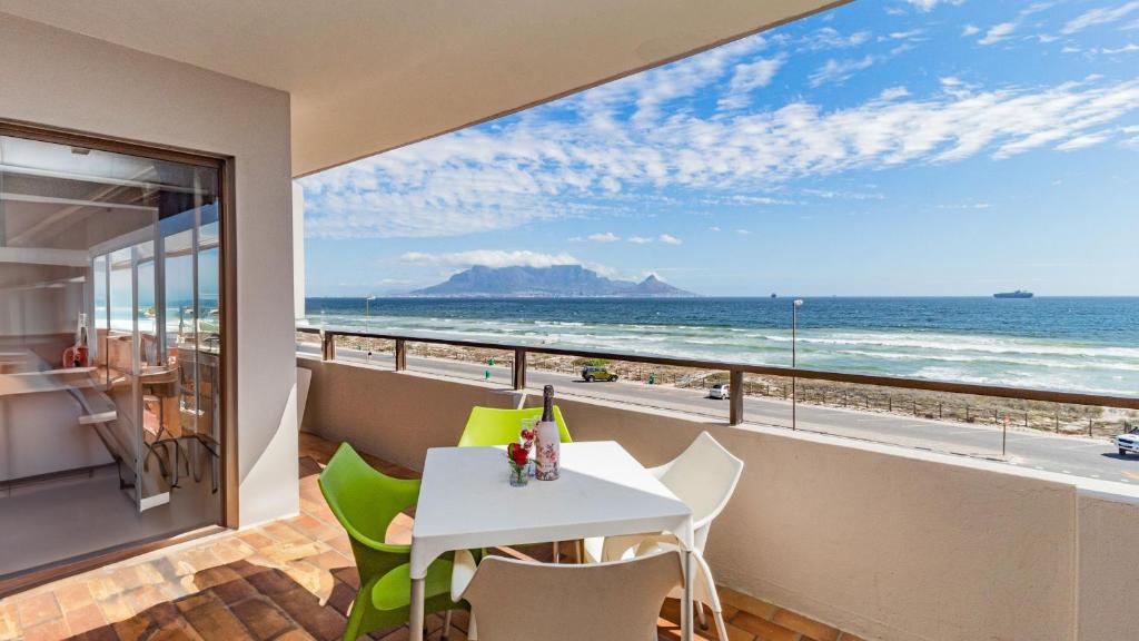 27 & 18 Malata Beach, Beachfront Apartments with Panoramic Ocean Views