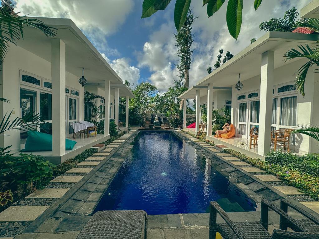 Bazén v ubytování Bali Stuti Jimbaran Inn nebo v jeho okolí