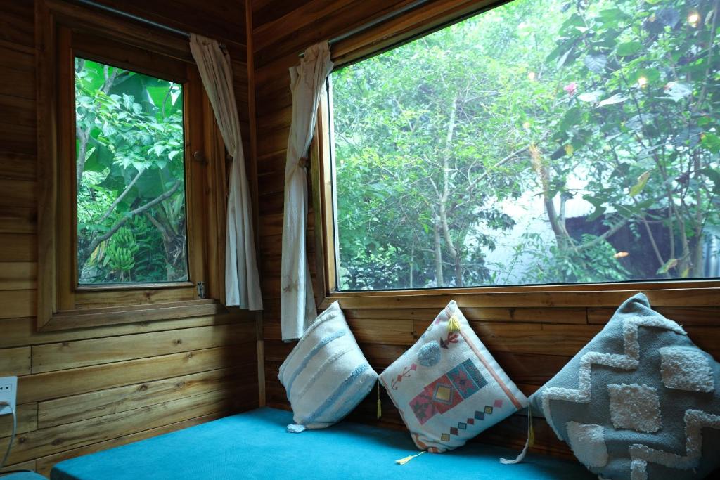 Blue Lagoon Cat Ba - 6