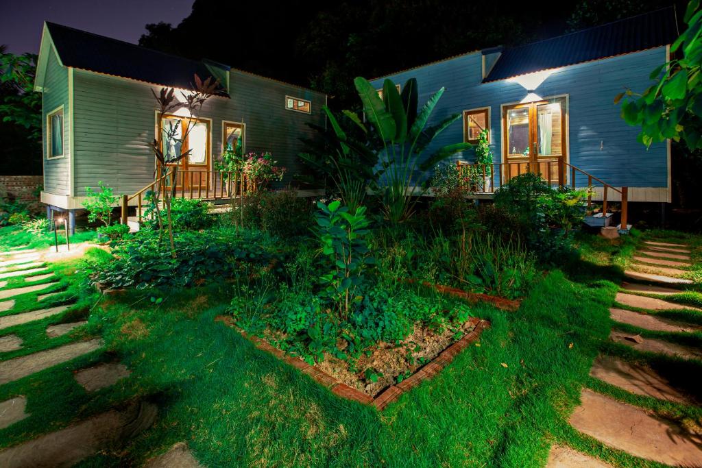 Blue Lagoon Cat Ba - 1