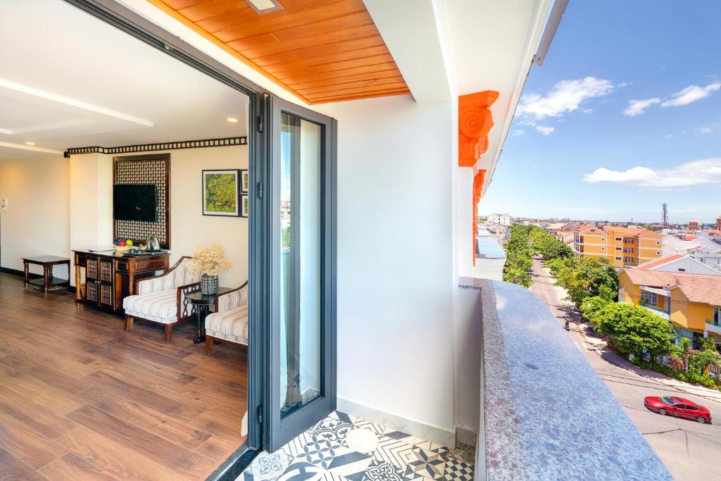 Qualia De Hôtel Hoi An - Rooftop Bar City View - Deluxe Double или Twin Room с балконом