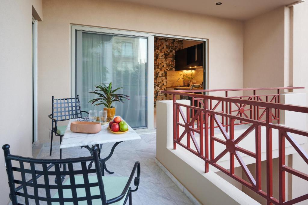 Rastoni Acropolis Uniquely Located Stylish Apartments - 13