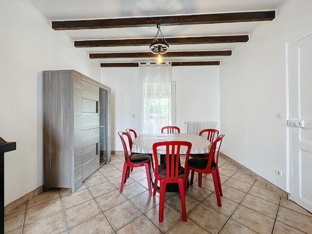 Photo de la galerie de l'établissement House with garden 20 minutes from Stade de France, à Saint-Denis