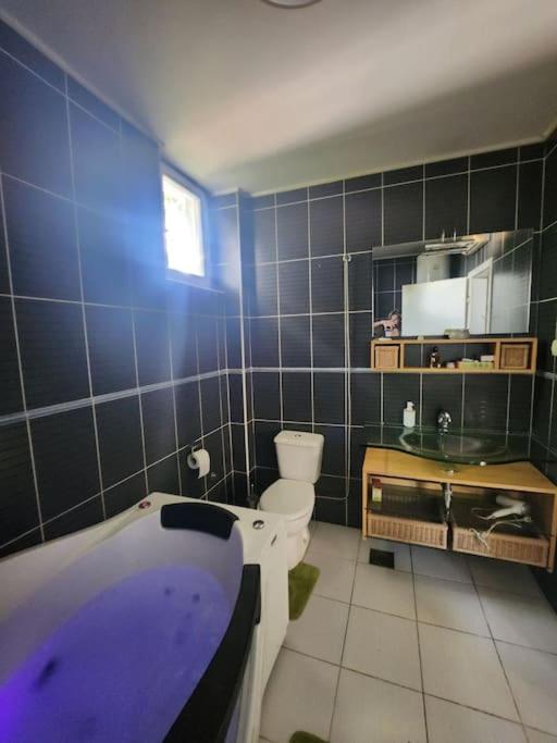 Koupelna v ubytování Wenge