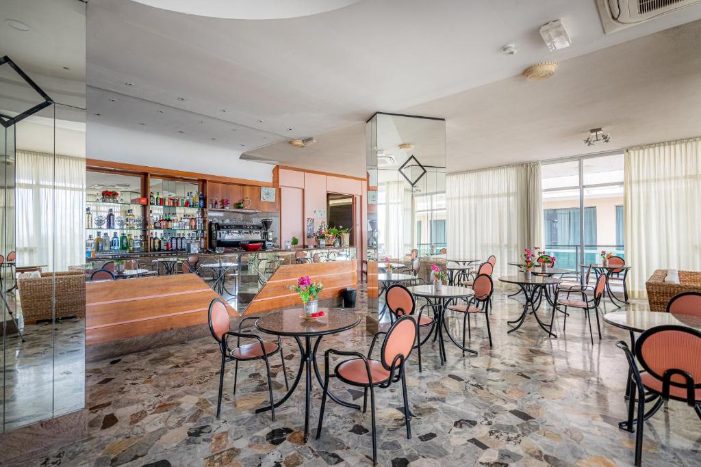 Hotel Crown - Resim 44