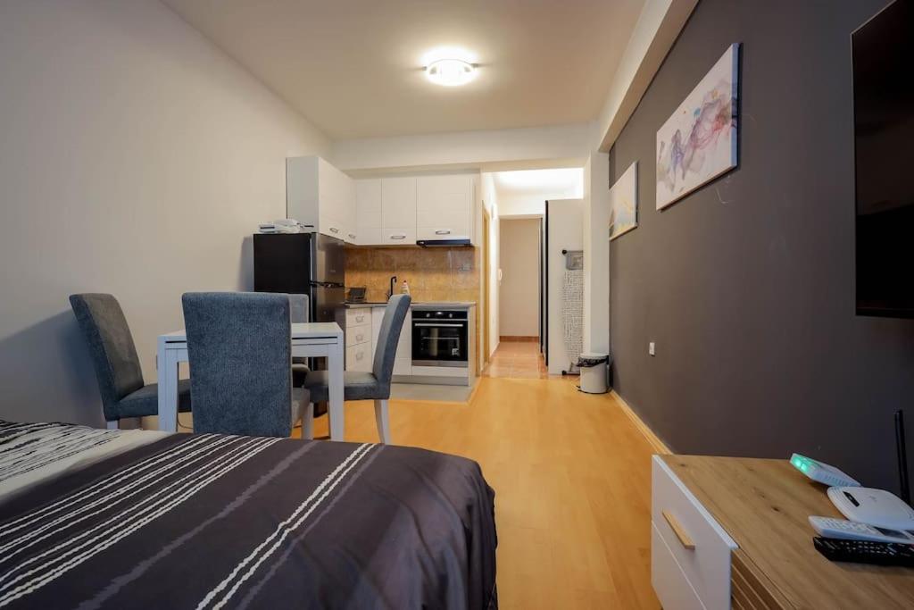 En tv och/eller ett underhållningssystem på Fenix Flat