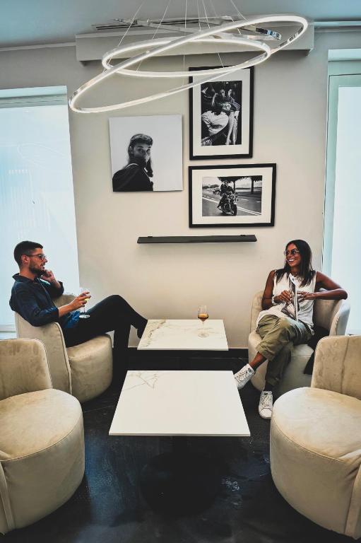 J Maluni City Hotel - Resim 25