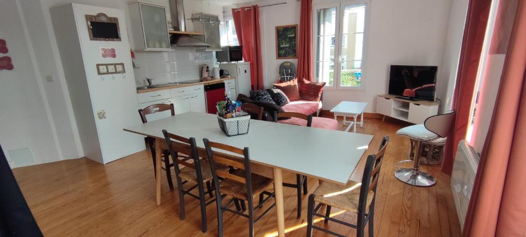 Μια τηλεόραση ή/και κέντρο ψυχαγωγίας στο DUPLEX DE LA MOTTE
