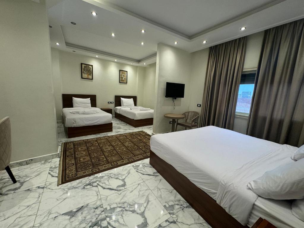 Unique Pyramids View INN - 1