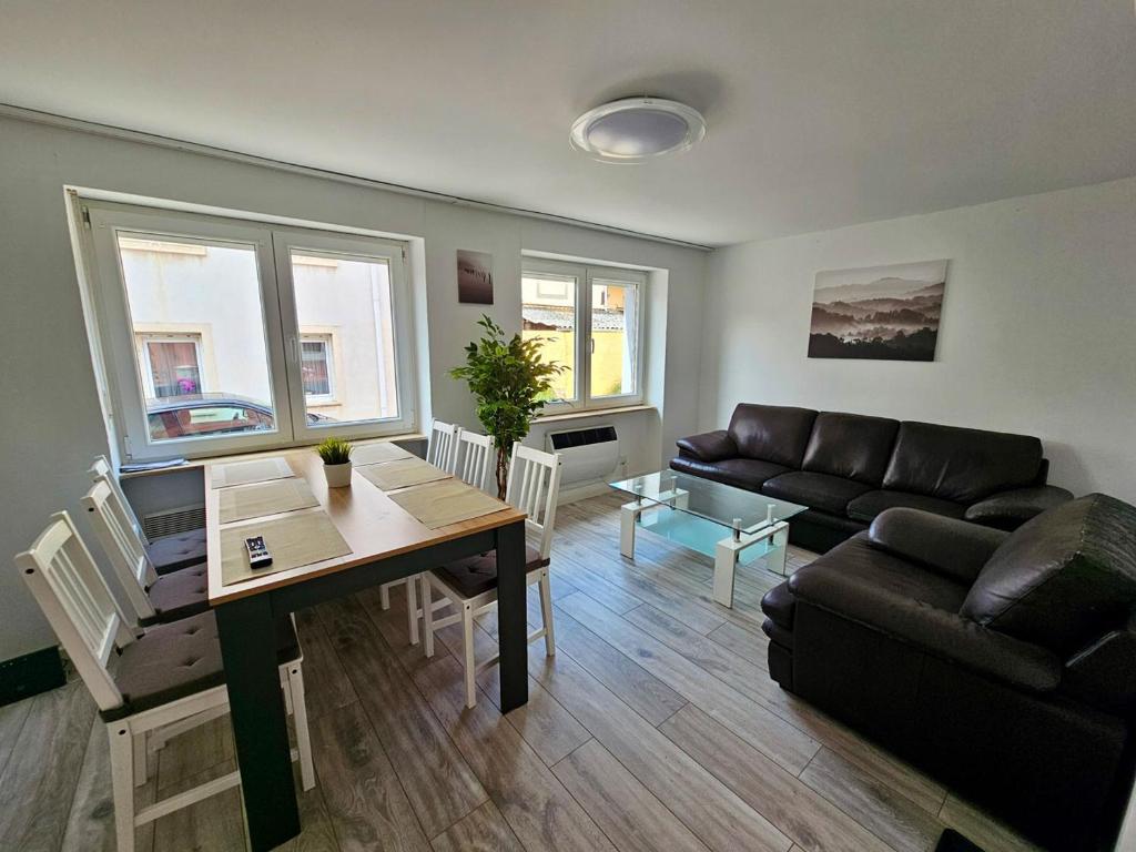Χώρος καθιστικού στο Work & Stay House in Biebelnheim