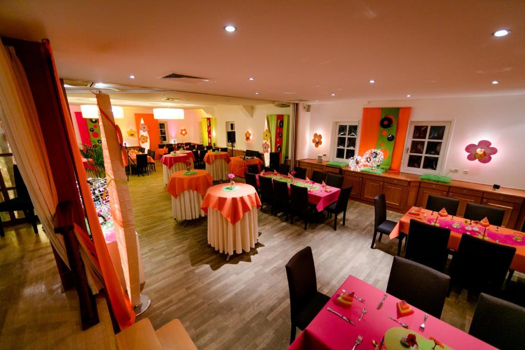 Restaurace v ubytování Hotel Germania