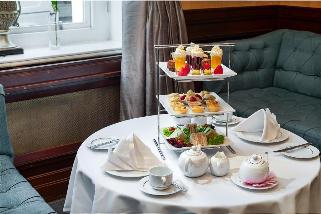Gem Langham Court Hotel photo