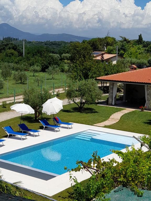 Bazén v ubytování B&B I Tre Olivi nebo v jeho okolí