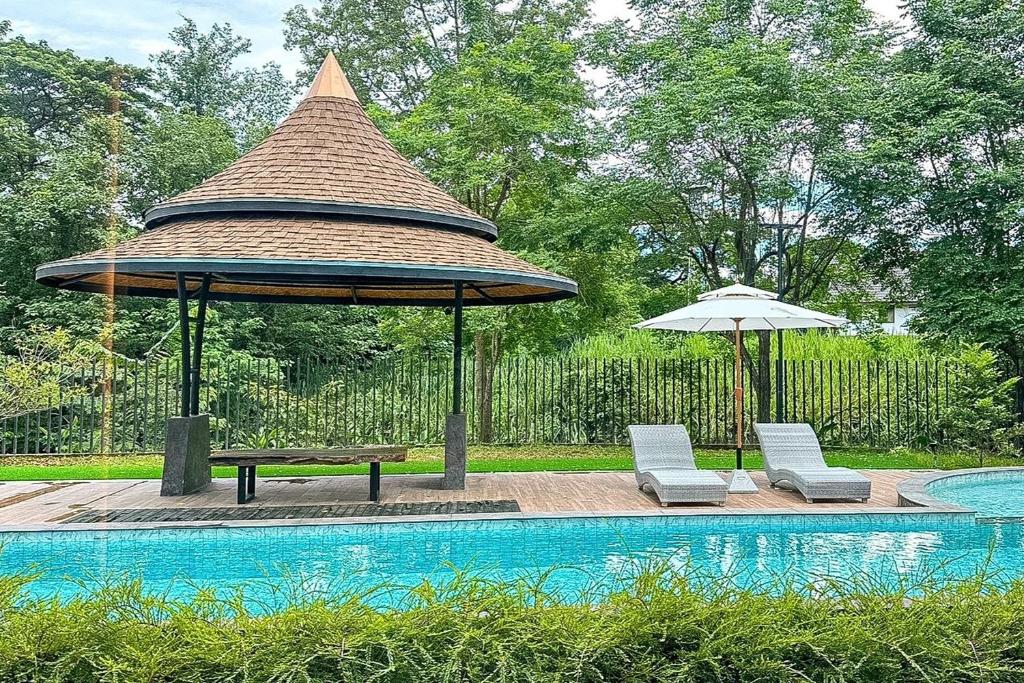 Bazén v ubytování Na Napa Wellness Spa & Resort nebo v jeho okolí