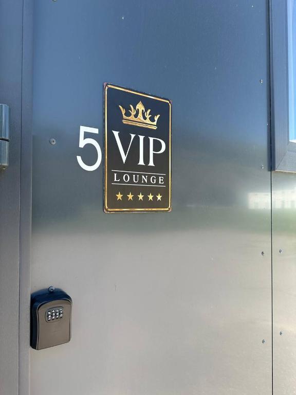 Certifikát, hodnocení, plakát nebo jiný dokument vystavený v ubytování LuxCube 5