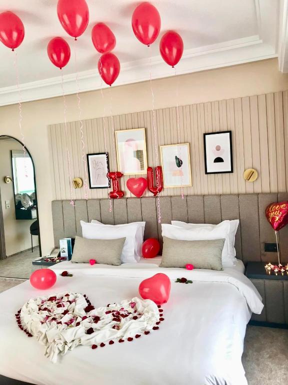 Postel nebo postele na pokoji v ubytování Mahdia Palace Thalasso