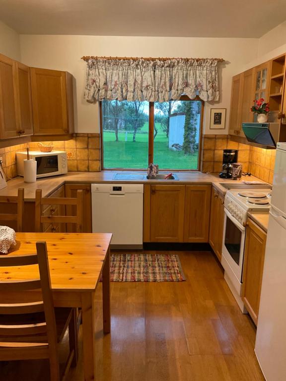 Kuchyň nebo kuchyňský kout v ubytování Skógar Apartment