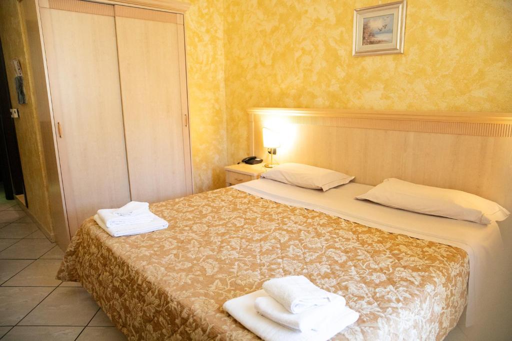 Mannu Hotel - 