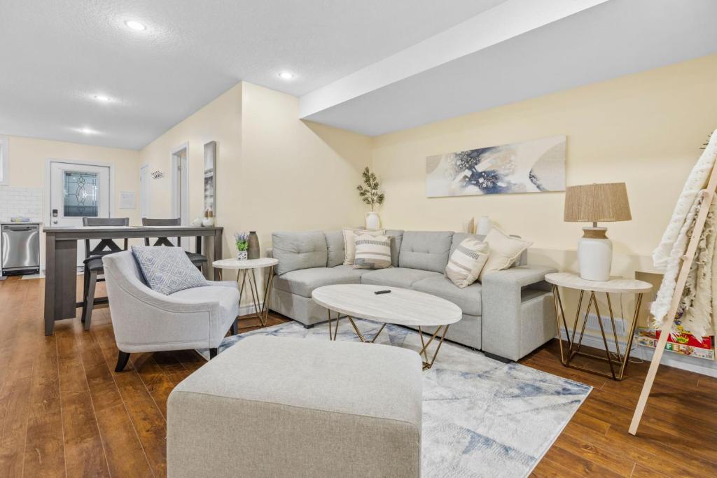 Picture Idea: Elegant Private Apartment Short Walk From Downtown London Updated Prices