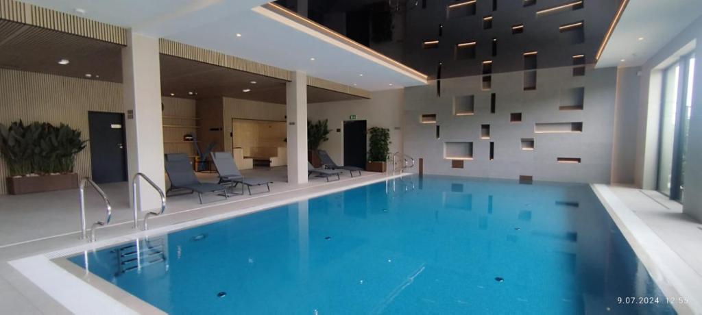 Bazén v ubytování Magda Aparthotel Anchoria Mechelinki nebo v jeho okolí