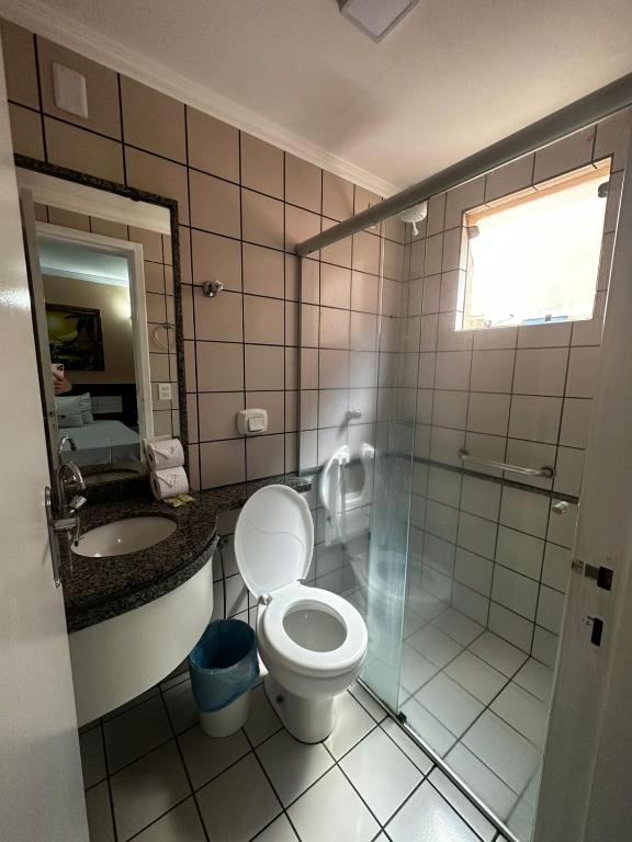 Nobreza Fiori Turismo em Caldas Novas Diroma Fiori SEM ROUPAS DE CAMA BANHO E REFEIÇÕES A SEREM CONTRATADAS SEPARADAMENTE DA RESERVA - Квартира с видом на бассейн