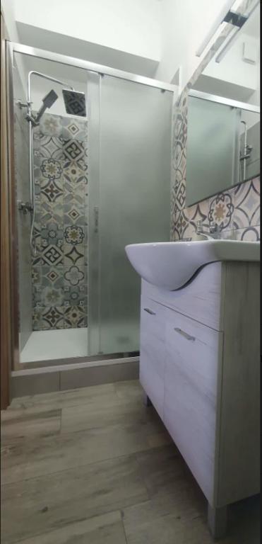 Hello Roma B&B - Twin Room With Private Bathroom