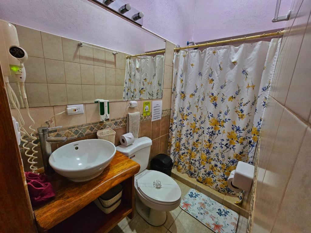 Koupelna v ubytování BellaVista Suites By Villas Verdes - Samara Beach