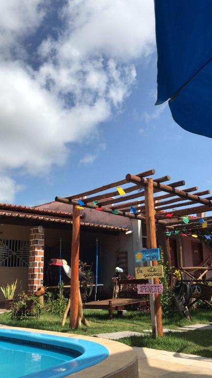 A piscina localizada em Pousada Giro das dunas ou nos arredores
