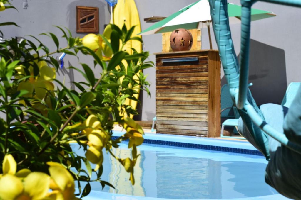 A piscina localizada em Pousada Giro das dunas ou nos arredores