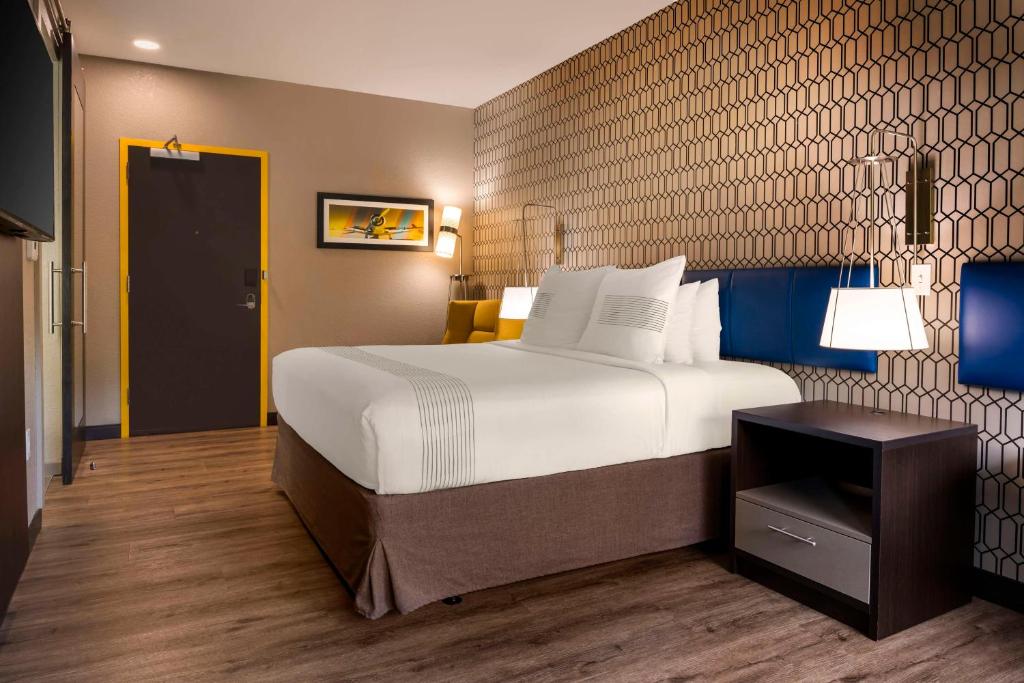 GLo Hotel Asheville-Blue Ridge Parkway photo
