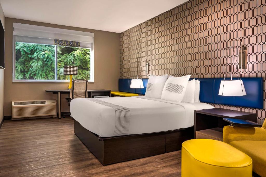 GLo Hotel Asheville-Blue Ridge Parkway photo