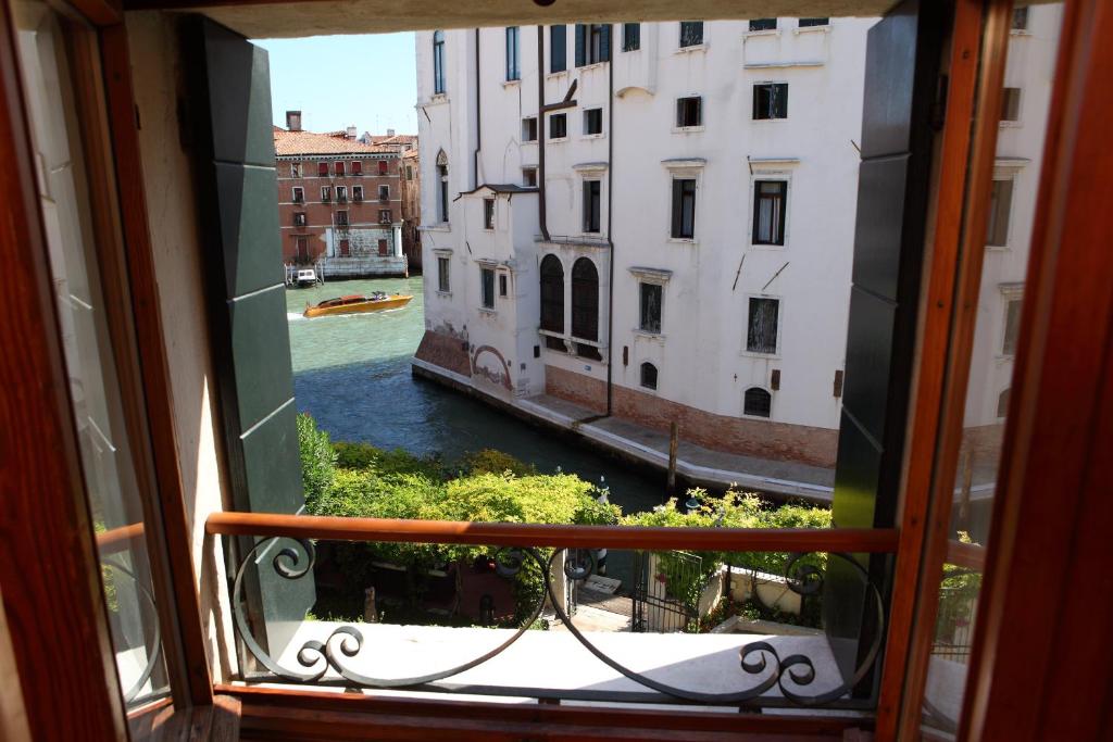 Pensione Accademia - Villa Maravege - 1