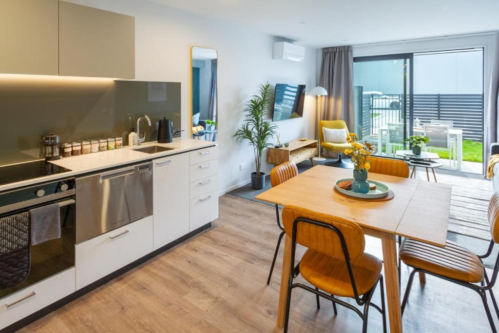 Serene 2 Bed CBD Retreat - Resim 4