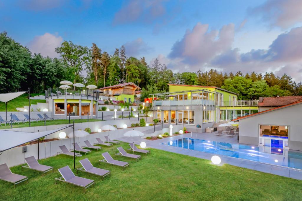 Bazén v ubytování Hotel & SPA Reibener-Hof nebo v jeho okolí