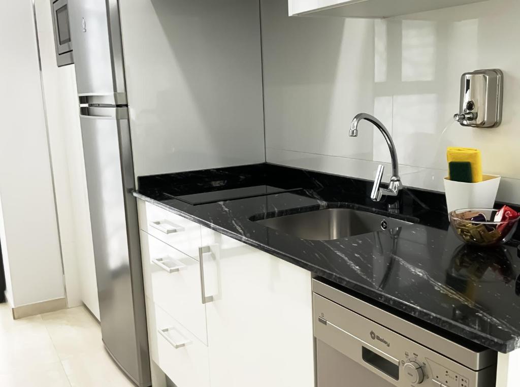 Feelathome Rivero Apartments - 13