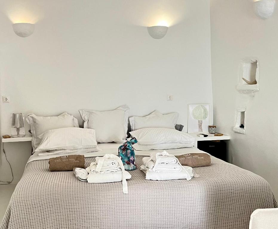 Posteľ alebo postele v izbe v ubytovaní SAO Smallport Naoussa Paros