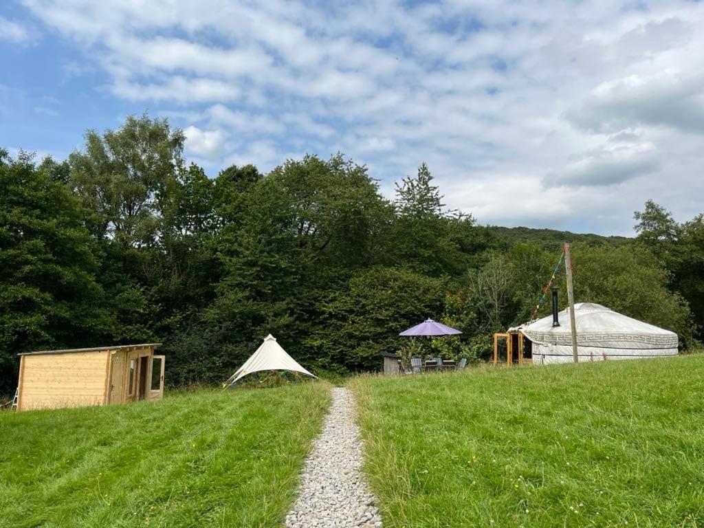 Příroda nedaleko luxury tent
