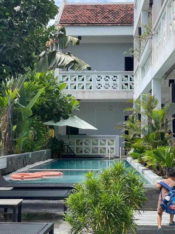 Bazén v ubytování Hoi An Corn Riverside Villa nebo v jeho okolí
