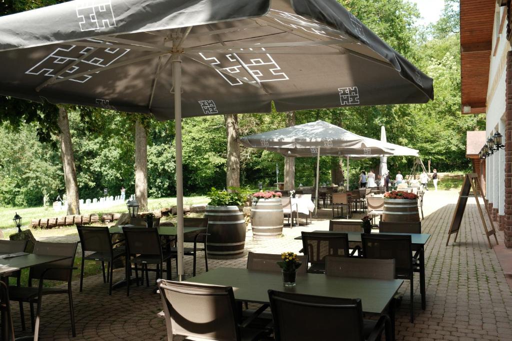 Restaurace v ubytování Hotel-Restaurant Kreuzberghof Tagungs- und Veranstaltungshotel