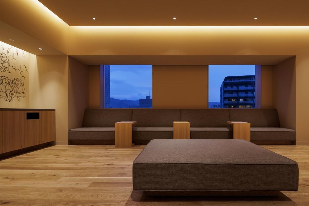 Posezení v ubytování OMO7 Kochi by Hoshino Resorts
