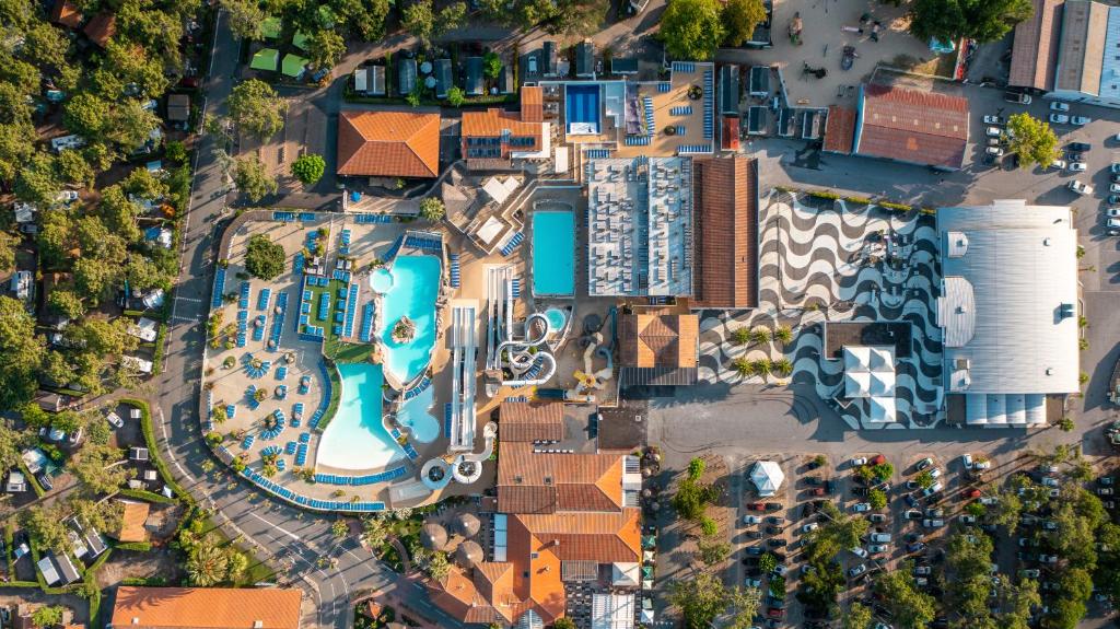 Photo de la galerie de l'établissement Camping Village Le Vieux Port*****, à Messanges