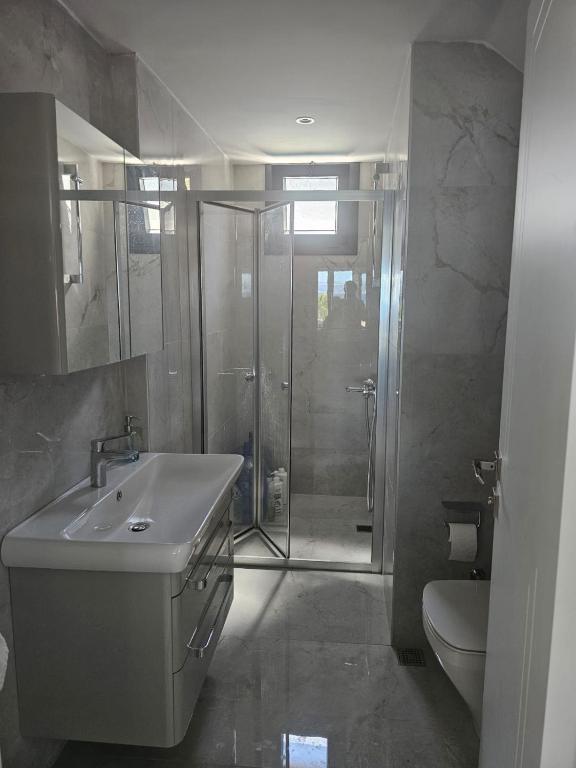 Koupelna v ubytování Çeşmede Denize Sıfır Villa